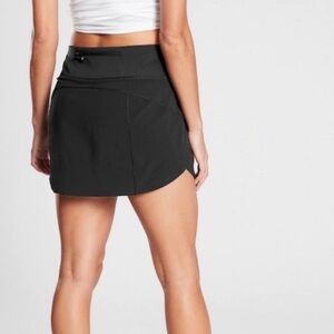Athleta run with it skort - size medium 🖤🖤🖤